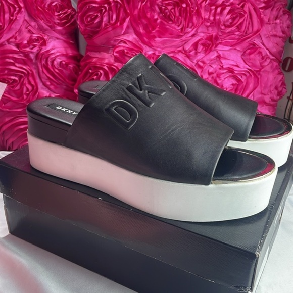 DKNY Covo black‎ leather platform sandals Size 9 - Picture 2 of 13